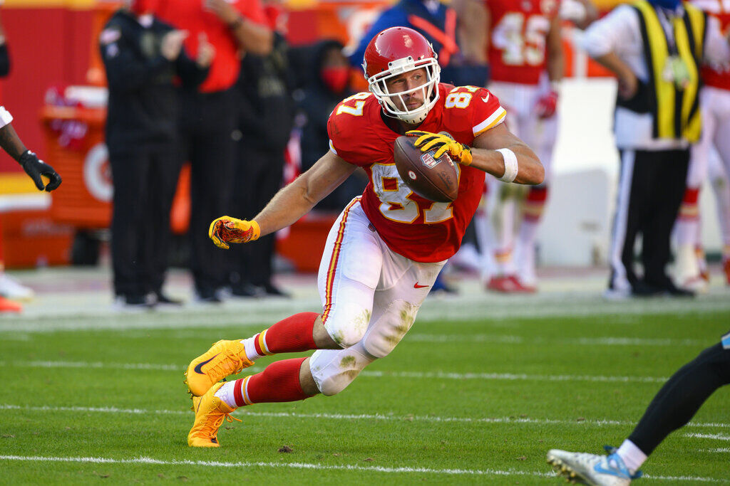 CLEVELAND (12-5) AT KANSAS CITY (14-2)